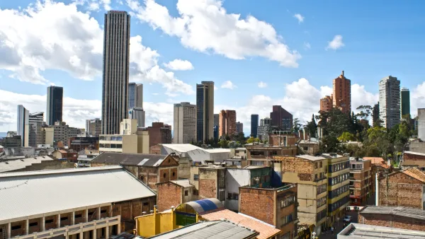 Vue du centre-ville de Bogota, capitale de la Colombie, avec la tour Colpatria