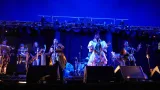 Ibibio Sound Machine sur scène au festival de Glastonbury en 2019