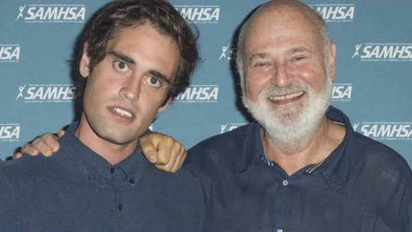 Nick Reiner et son père Rob Reiner lors d’une cérémonie en 2016