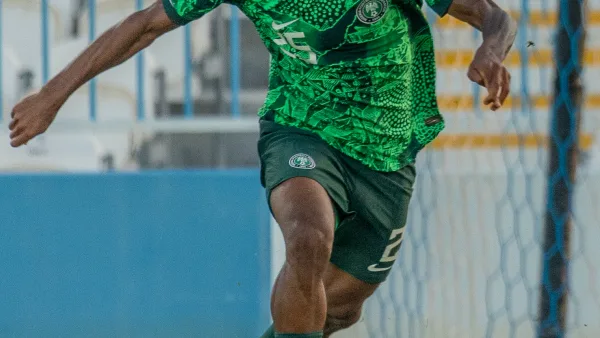 Raphael Onyedika avec la sélection du Nigeria