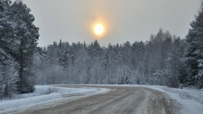 La route fédérale M8 en direction d’Arkhangelsk en Russie