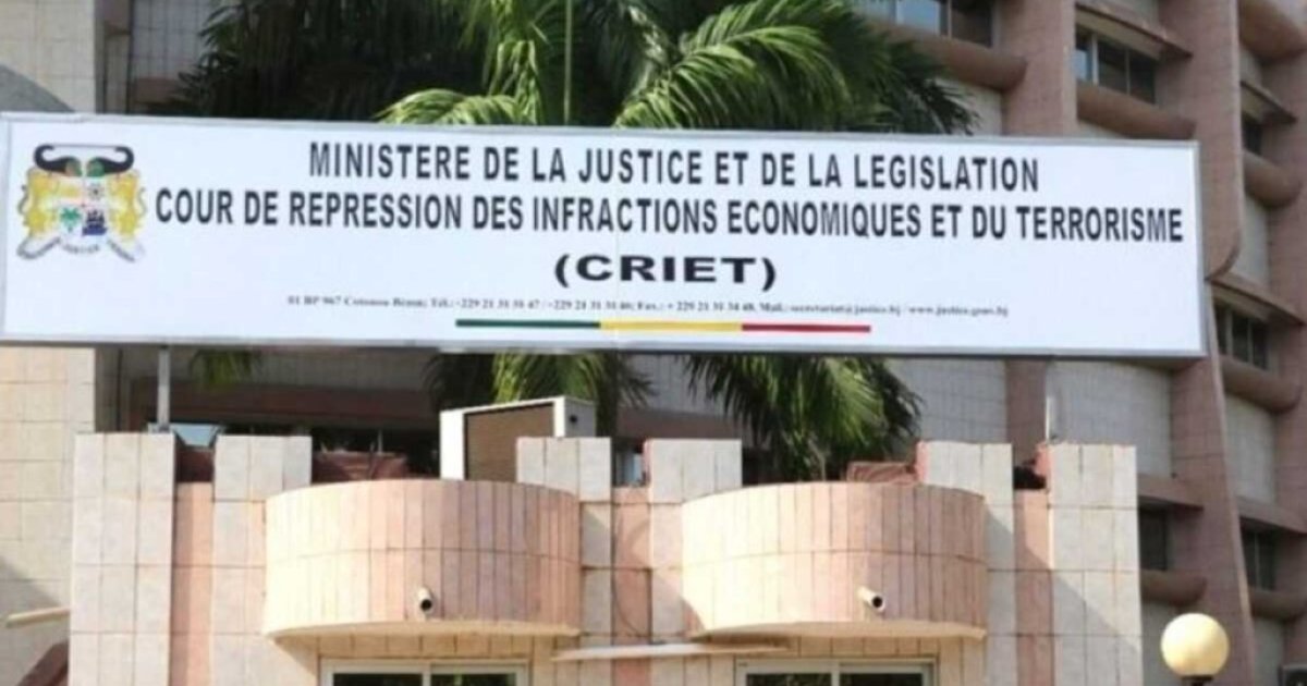 Bénin: le procès du commissaire Delcoz Kindjanhoundé renvoyé au 17 août 2026